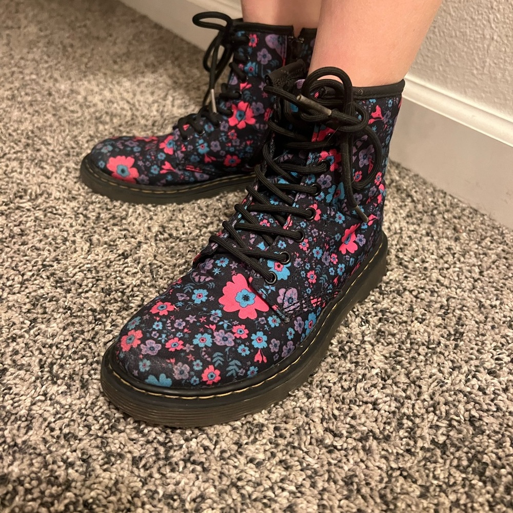 Dr. Martens Delaney | Girls Boots | Size 2